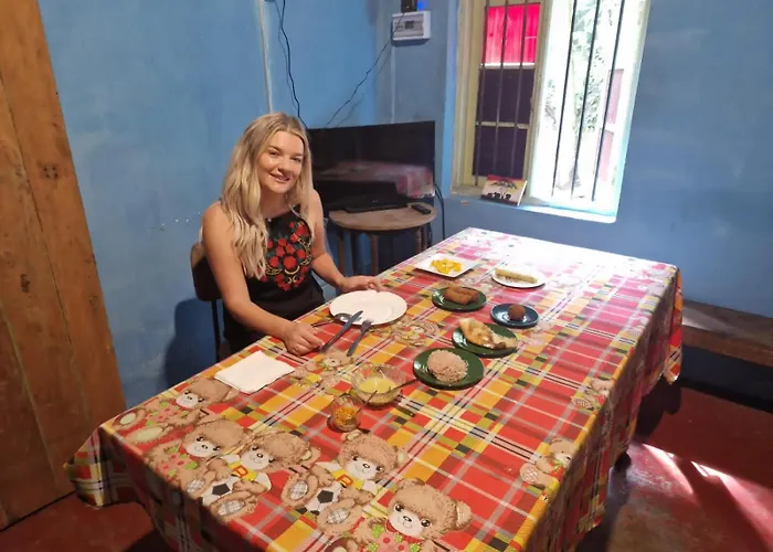 Catch The Ella Train Hostel